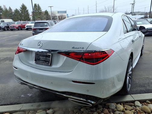 MANUFAKTUR Moonlight White Metallic 2026 Mercedes-Benz S-Class Base