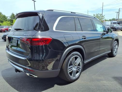 2025 Mercedes-Benz GLS 450 4MATIC