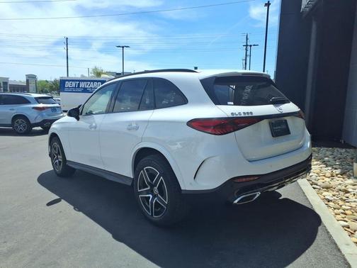 Polar White 2026 Mercedes-Benz GLC 300 Base 4MATIC