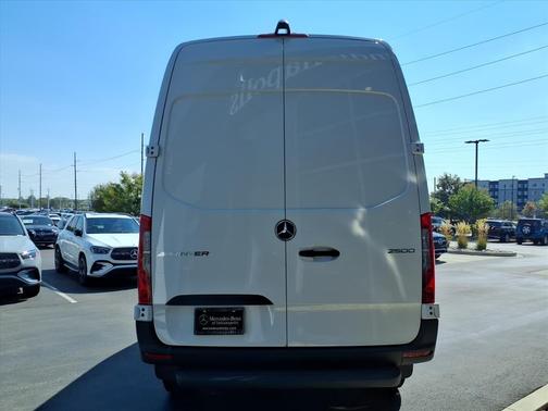 2025 Mercedes-Benz Sprinter 2500 Standard Roof