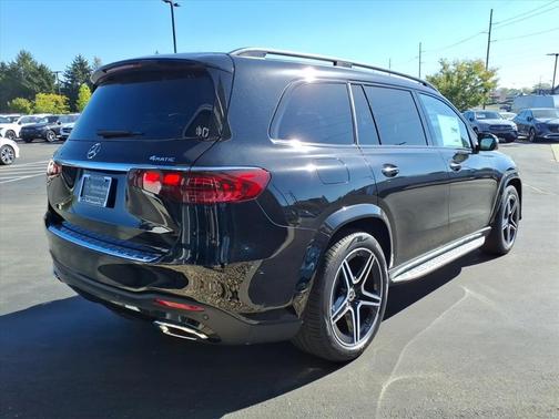 2026 Mercedes-Benz GLS 450 