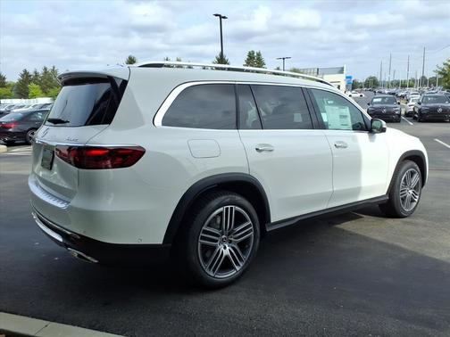 2026 Mercedes-Benz GLS 450 