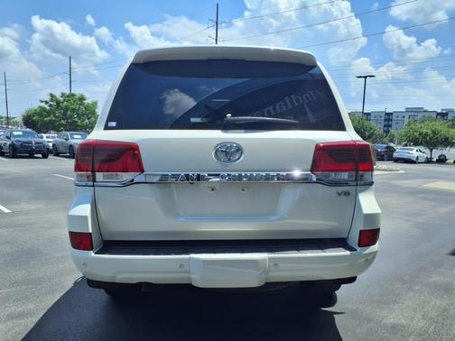 2019 Toyota Land Cruiser V8