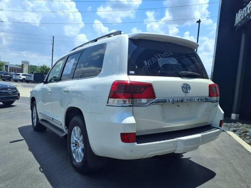 2019 Toyota Land Cruiser V8