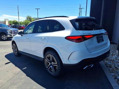 Polar White 2026 Mercedes-Benz GLC 300 Base 4MATIC