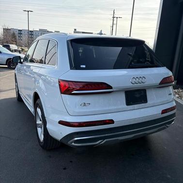 2023 Audi Q7 45 Premium