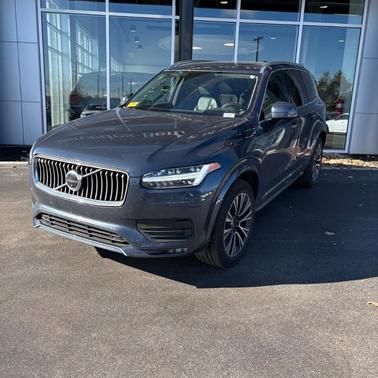 2022 Volvo XC90 T6 Momentum 7 Passenger