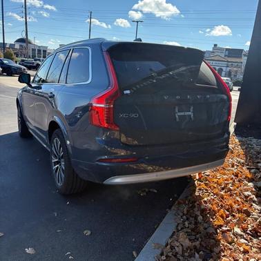 2022 Volvo XC90 T6 Momentum 7 Passenger