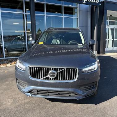 2022 Volvo XC90 T6 Momentum 7 Passenger