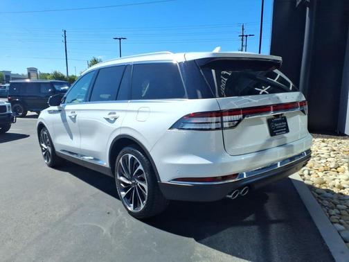 Pristine White 2022 Lincoln Aviator Reserve AWD
