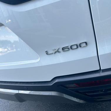 2024 Lexus LX 600 Luxury