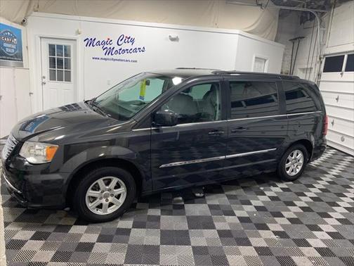 2012 Chrysler Town & Country Touring