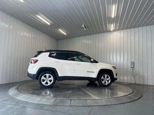 White Clearcoat 2019 Jeep Compass Latitude