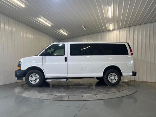 Summit White 2021 Chevrolet Express 2500 LT