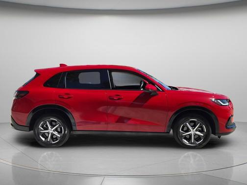 Milano Red 2025 Honda HR-V