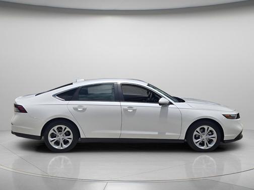 Platinum White Pearl 2025 Honda Accord