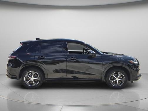 Crystal Black Pearl 2024 Honda HR-V