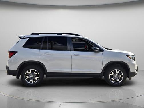 Platinum White Pearl 2023 Honda Passport