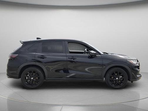 Crystal Black Pearl 2024 Honda HR-V