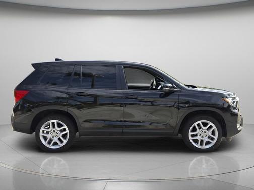 Crystal Black Pearl 2025 Honda Passport
