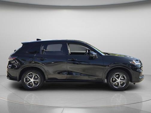 Crystal Black Pearl 2024 Honda HR-V