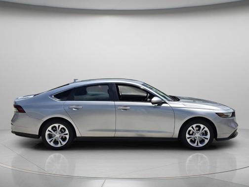Solar Silver Metallic 2025 Honda Accord