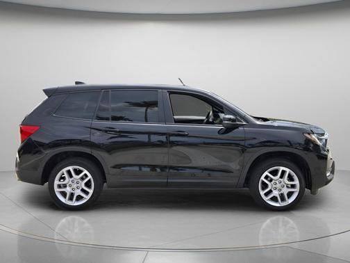 Crystal Black Pearl 2024 Honda Passport