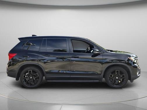 Crystal Black Pearl 2022 Honda Passport