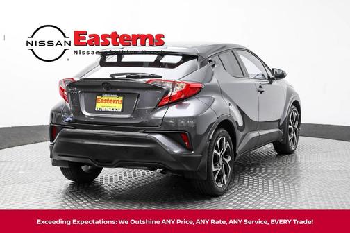 2022 Toyota C-HR XLE