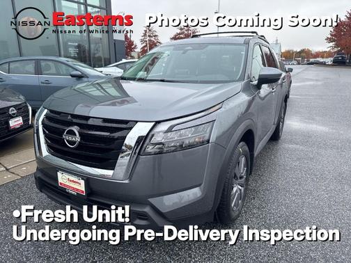 2025 Nissan Pathfinder SV