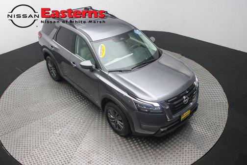 2023 Nissan Pathfinder SV