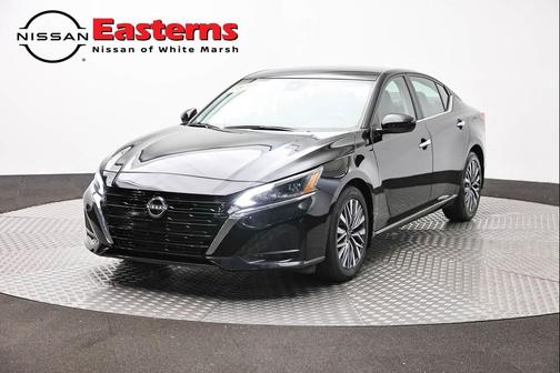 Super Black Clearcoat 2023 Nissan Altima 2.5 SV