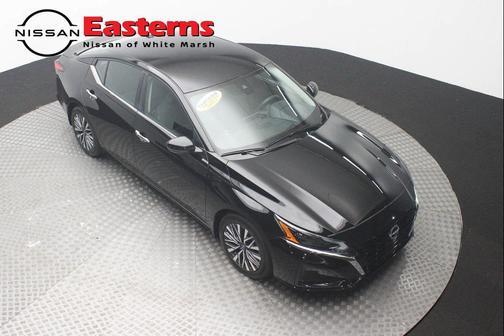 Super Black Clearcoat 2023 Nissan Altima 2.5 SV