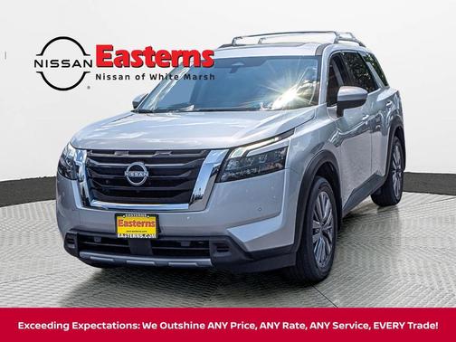 2025 Nissan Pathfinder SL