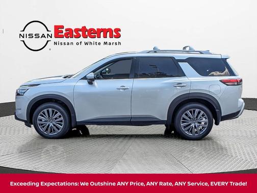 2025 Nissan Pathfinder SL