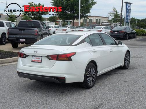Pearl White Tricoat 2026 Nissan Altima 2.5 SV