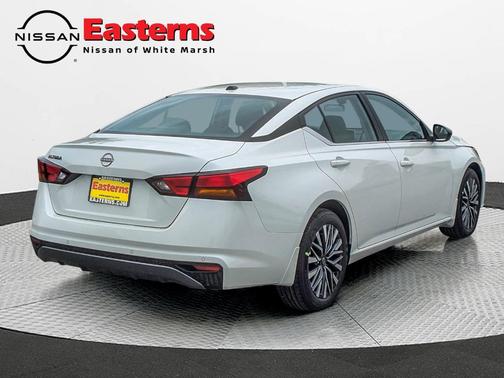Pearl White Tricoat 2026 Nissan Altima 2.5 SV
