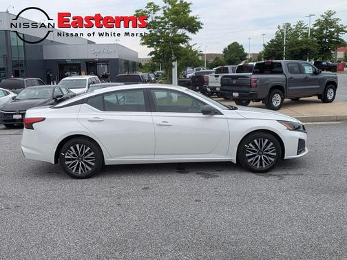 Pearl White Tricoat 2026 Nissan Altima 2.5 SV