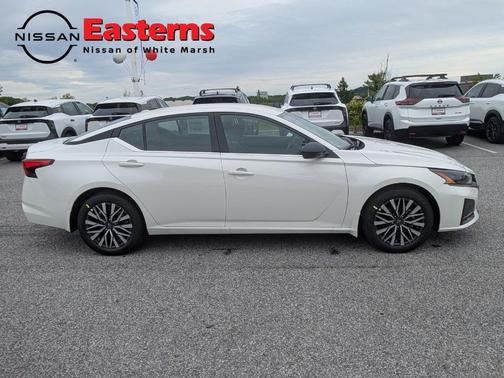 Pearl White Tricoat 2026 Nissan Altima 2.5 SV