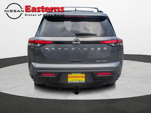 2022 Nissan Pathfinder SV