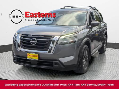 2022 Nissan Pathfinder SV
