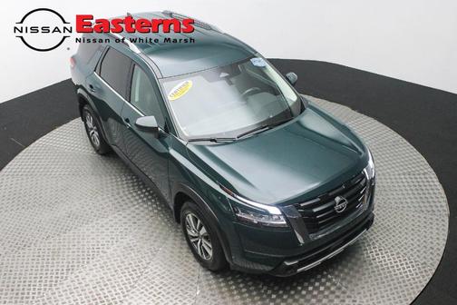 2023 Nissan Pathfinder SL