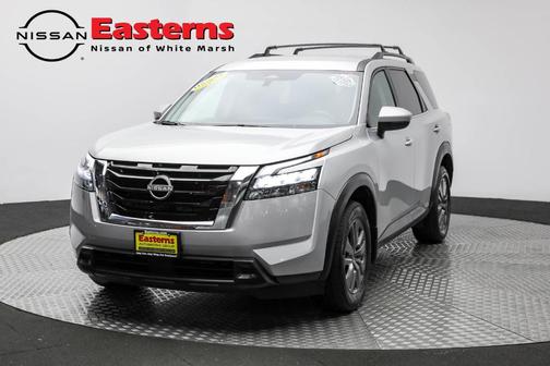2024 Nissan Pathfinder SV