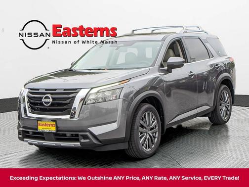 2025 Nissan Pathfinder SL