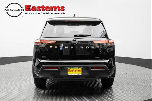 2025 Nissan Pathfinder S