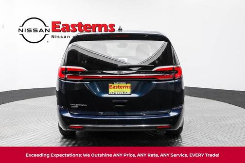 2023 Chrysler Pacifica Touring-L