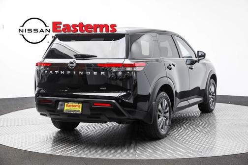 2023 Nissan Pathfinder S