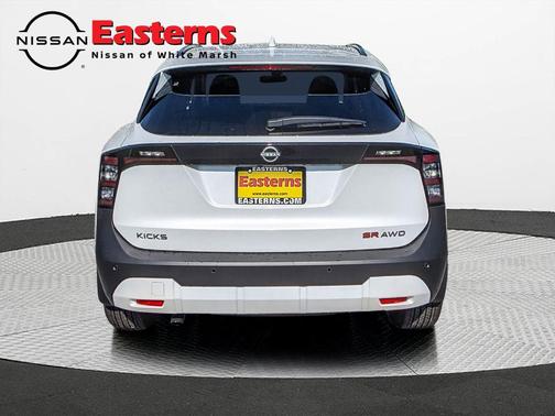 2025 Nissan Kicks SR