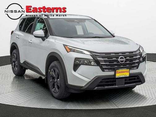 Everest White Pearl Tricoat 2026 Nissan Rogue SV