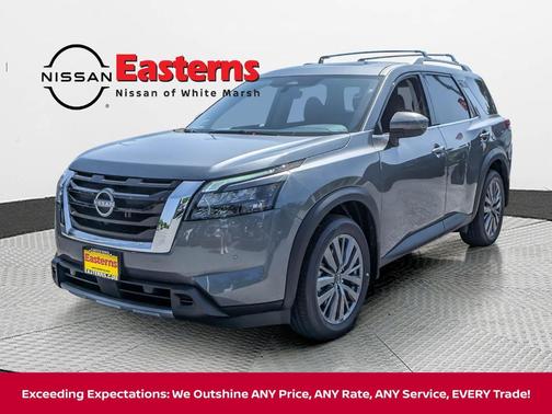 2025 Nissan Pathfinder SL